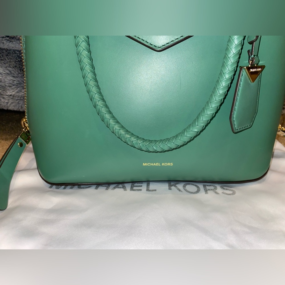 Michael Kors Leather Convertible Satchel Tote & Crossbody- Limited Addition!! - Picture 8 of 12